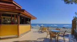 Пляж отеля Дельфин