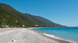 Пляж в Гагре