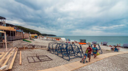 Центральный пляж в Агое