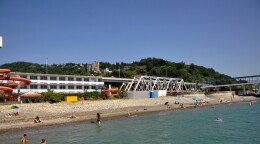 Центральный пляж в Хосте