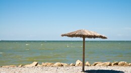 Центральный пляж в Тамани