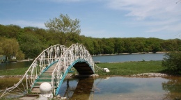 Декоративное курортное озеро